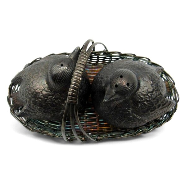 SALT and PEPPER Shaker Bird Set With Woven Metal Basket Holder Vintage - Picture 4 of 11